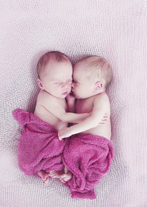 tvillingar#tvillingfotografering#studiofotografering#bebis#nyföddfotografering#malmö#CarolienLJacobsen